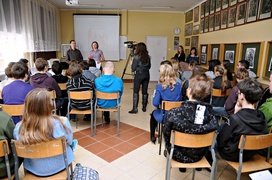 Gra z Powstaniem w tle