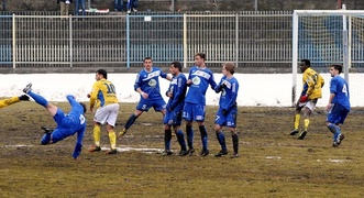 Bitwa na błocie dla Olimpii. Olimpia - Motor 1:0 (piłka nożna)
