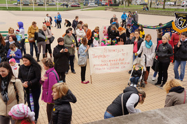 Kwitną żonkile, rozkwita nadzieja