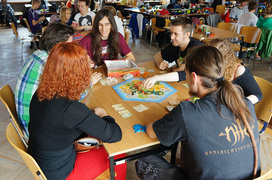 Myślenie nie boli, myślenie bawi