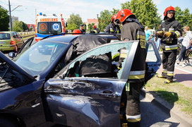 Wywrotką wjechał w bmw