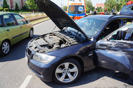 Wywrotką wjechał w bmw