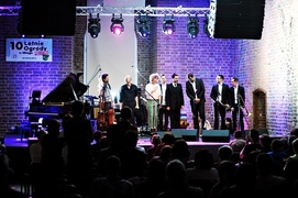 Sztuka wysokich lotów za małe pieniądze. Czy to możliwe?