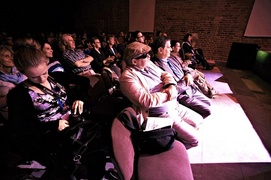 Sztuka wysokich lotów za małe pieniądze. Czy to możliwe?