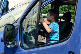 Hitem były kajdanki i Tedi