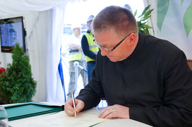 Jest wielka dziura w ziemi, będzie wielka galeria