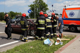 Kazimierzowo: oplem wjechał wprost pod ciężarówkę