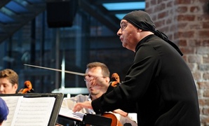 Urbaniak i „atomowa siła” na koniec