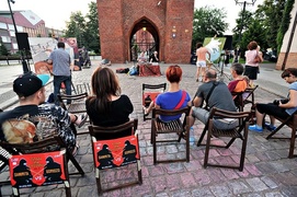 Graficzny atak \"pod chmurką\"