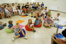 Przybliża świat, pozwala unikać błędów Przybliża świat, pozwala unikać błędów