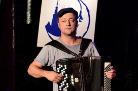 Czesław gada