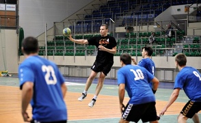 \"Meblarze\" sprawdzają swoje możliwości w Kościerzynie (piłka ręczna)