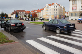 Zderzenie i potrącenie na Grota-Roweckiego