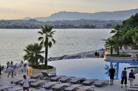 Odkrył Albanię i ... ciemną stronę Japonii Odkrył Albanię i ... ciemną stronę Japonii