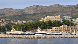 Odkrył Albanię i ... ciemną stronę Japonii