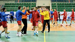 Zryw w końcówce nie wystarczył (piłka ręczna)