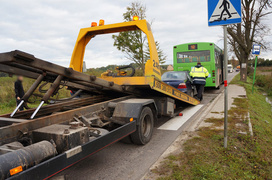 Krasny Las: osobówką uderzył w autobus