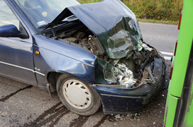 Krasny Las: osobówką uderzył w autobus