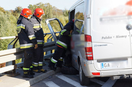 Zderzenie busa z ciężarówką