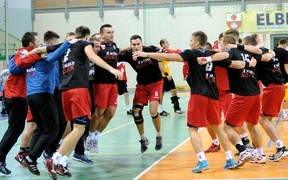 Małe derby dla Meblarzy (piłka ręczna)