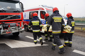 Węzeł Wschód: passatem wjechała pod ciężarówkę