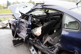 Węzeł Wschód: passatem wjechała pod ciężarówkę