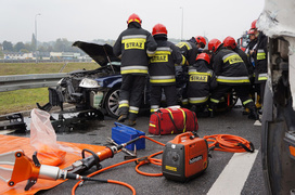 Węzeł Wschód: passatem wjechała pod ciężarówkę