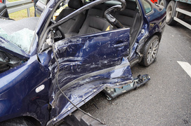 Węzeł Wschód: passatem wjechała pod ciężarówkę