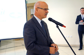 Początki były trudne, dziś gratulacje, medale i tort