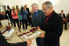 Początki były trudne, dziś gratulacje, medale i tort