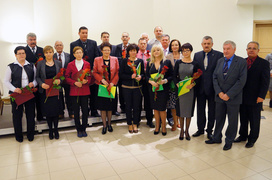 Początki były trudne, dziś gratulacje, medale i tort