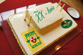 Początki były trudne, dziś gratulacje, medale i tort