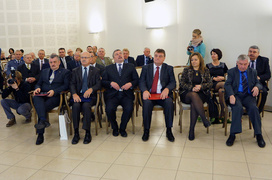 Początki były trudne, dziś gratulacje, medale i tort