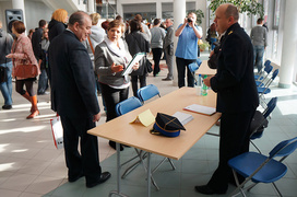 Przyszli po pracę na targi pracy