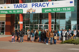 Przyszli po pracę na targi pracy