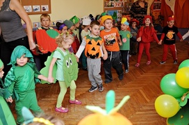 Jesienią, jesienią sady się rumienią