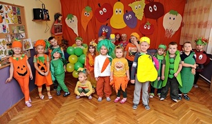 Jesienią, jesienią sady się rumienią