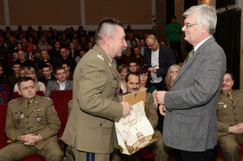 Informatycy w mundurach