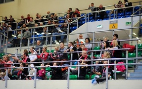 Meblarze przegrali z liderem (piłka ręczna)