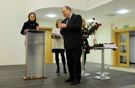 Wyróżnienie cieszy, ale jest tylko małą kropką nad \"i\"