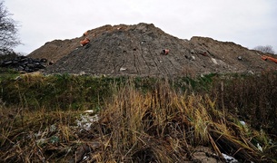 Modrzewina zawalona gruzem