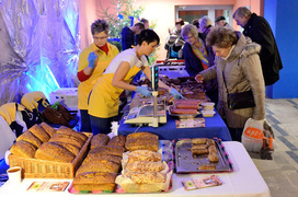 W poszukiwaniu ozdób i świątecznych prezentów