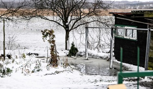 Woda się podnosi, strażacy są w Nowakowie