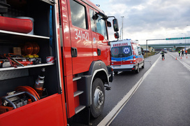 Pasłęcka: zderzenie ciężarówki z osobówką