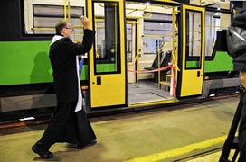 \"Mercedesy\" na torach