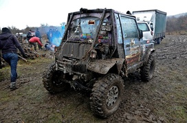 W błocie i deszczu, tak dla zabawy