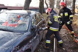 Grunwaldzka: zderzenie tramwaju z osobówką