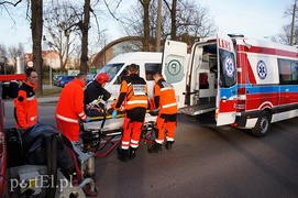 Grunwaldzka: zderzenie tramwaju z osobówką