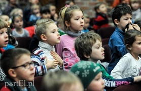 \"Świnki trzy\" ratują szkołę