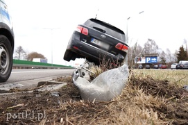 Nietypowe parkowanie. Kierowca pijany?